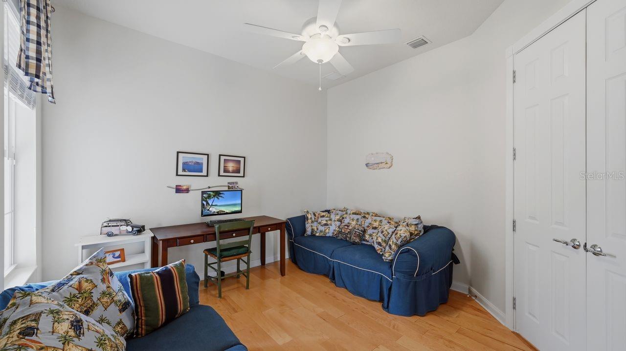 ISLANDWALK - Residential