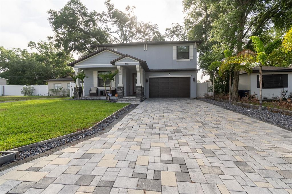 Photo of 7507 N Dartmouth Avenue, Tampa, FL 33604 (MLS # TB8509081)