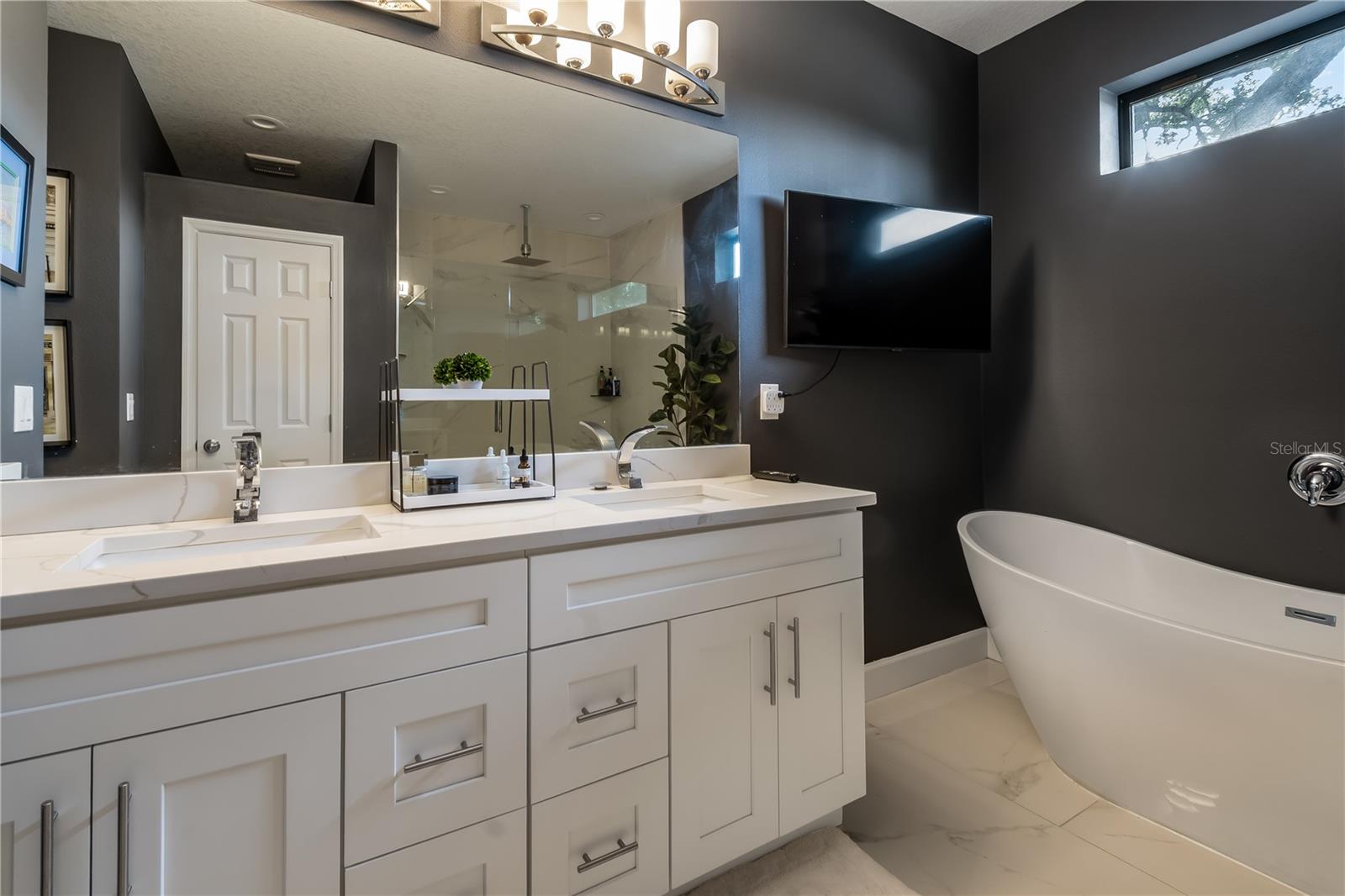 HAMNERS W E ALBIMAR - Residential