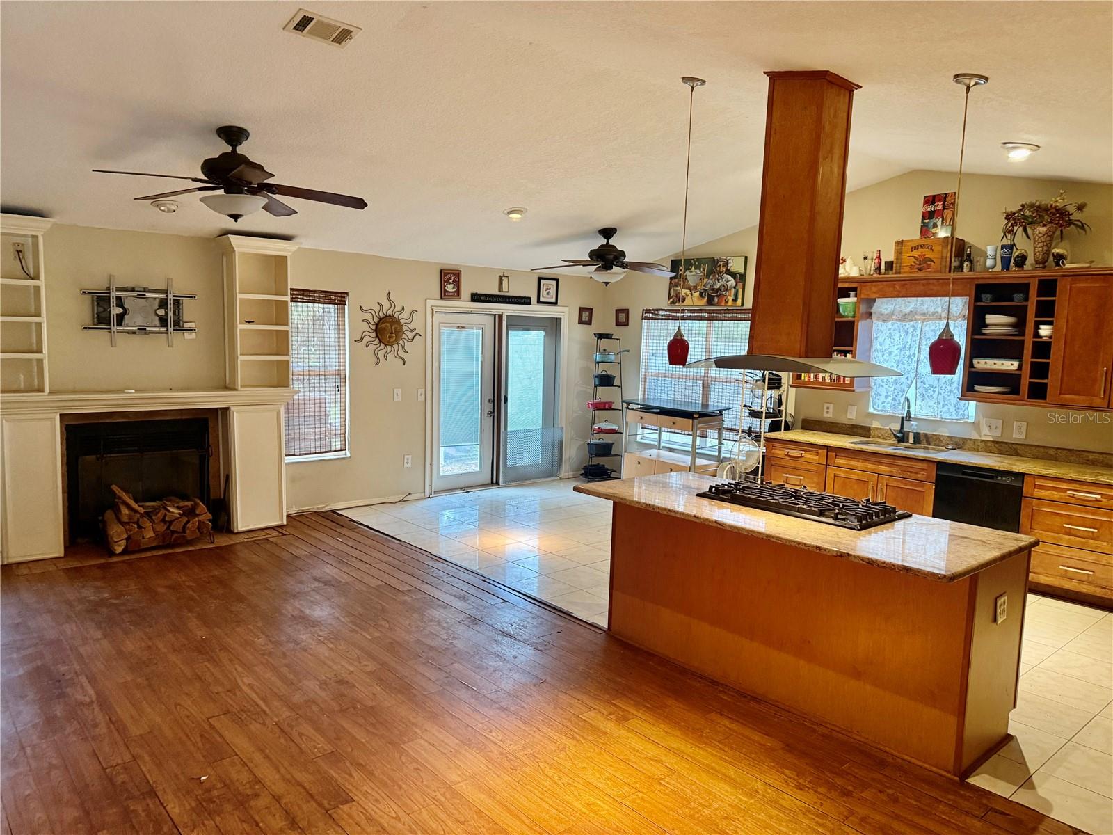 LAKE PADGETT SOUTH - Residential