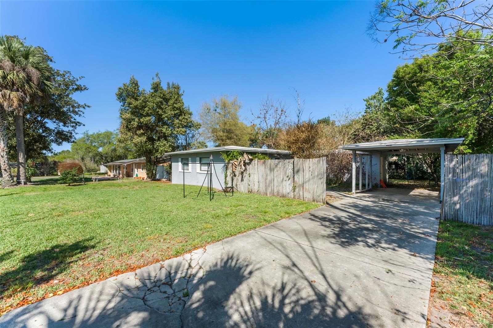 MONROE MANOR - Residential