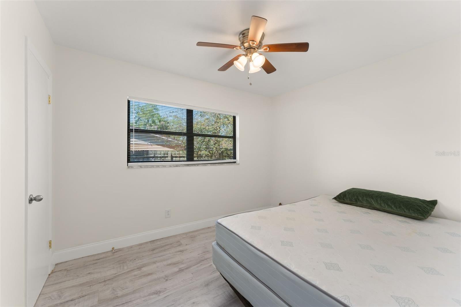 MONROE MANOR - Residential