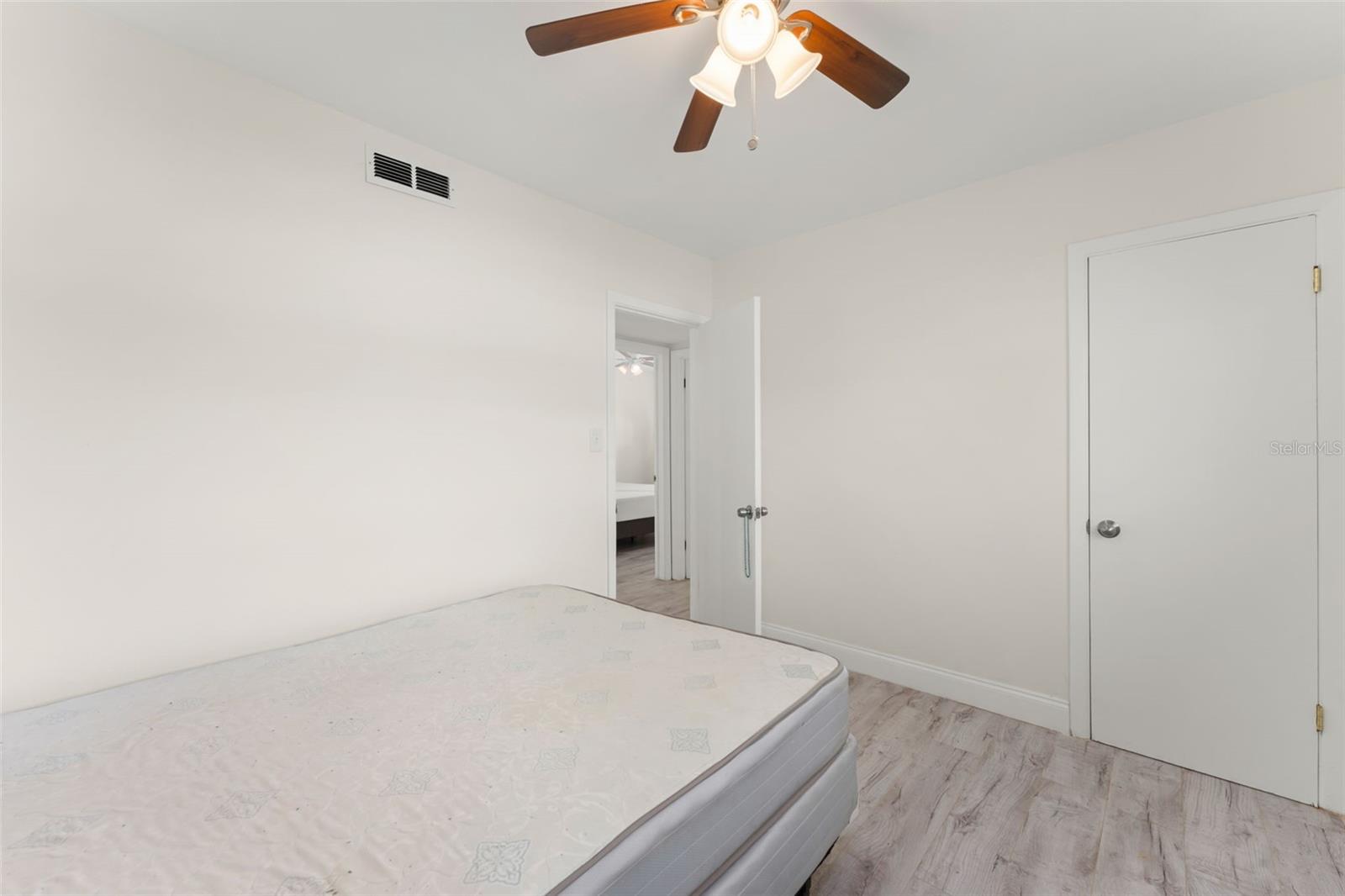 MONROE MANOR - Residential