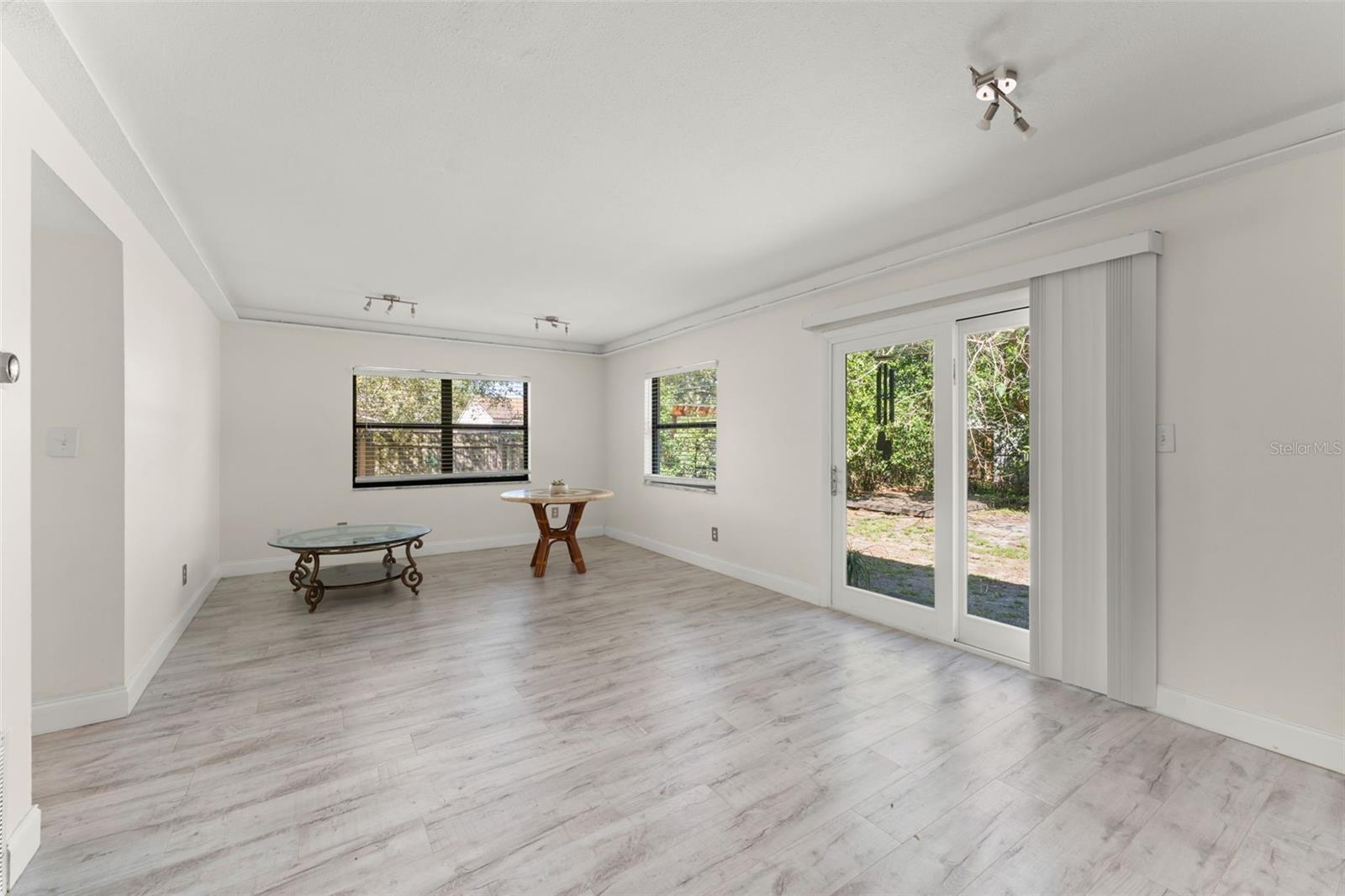 MONROE MANOR - Residential