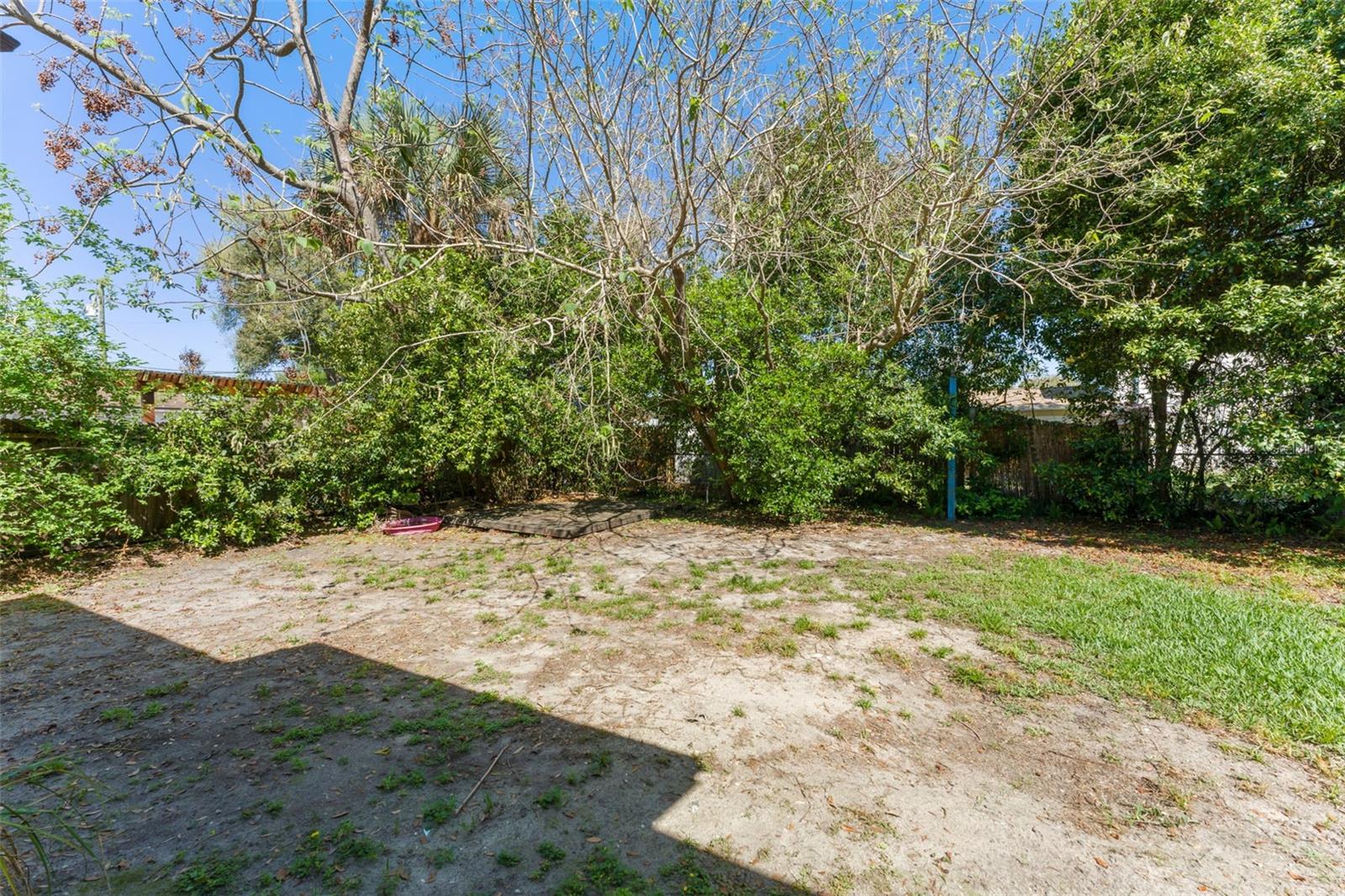 MONROE MANOR - Residential