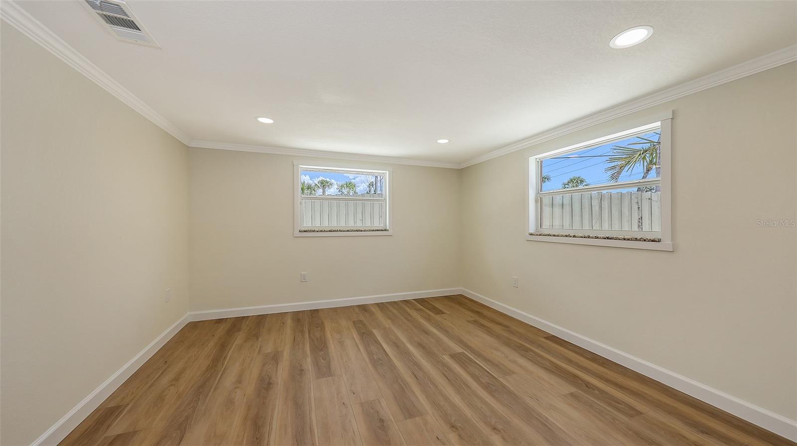 ACREAGE & UNREC - Residential Lease