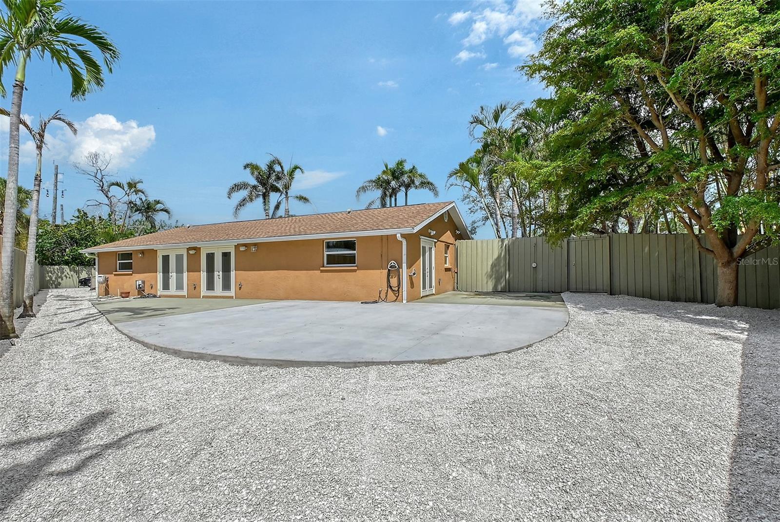 ACREAGE & UNREC - Residential Lease