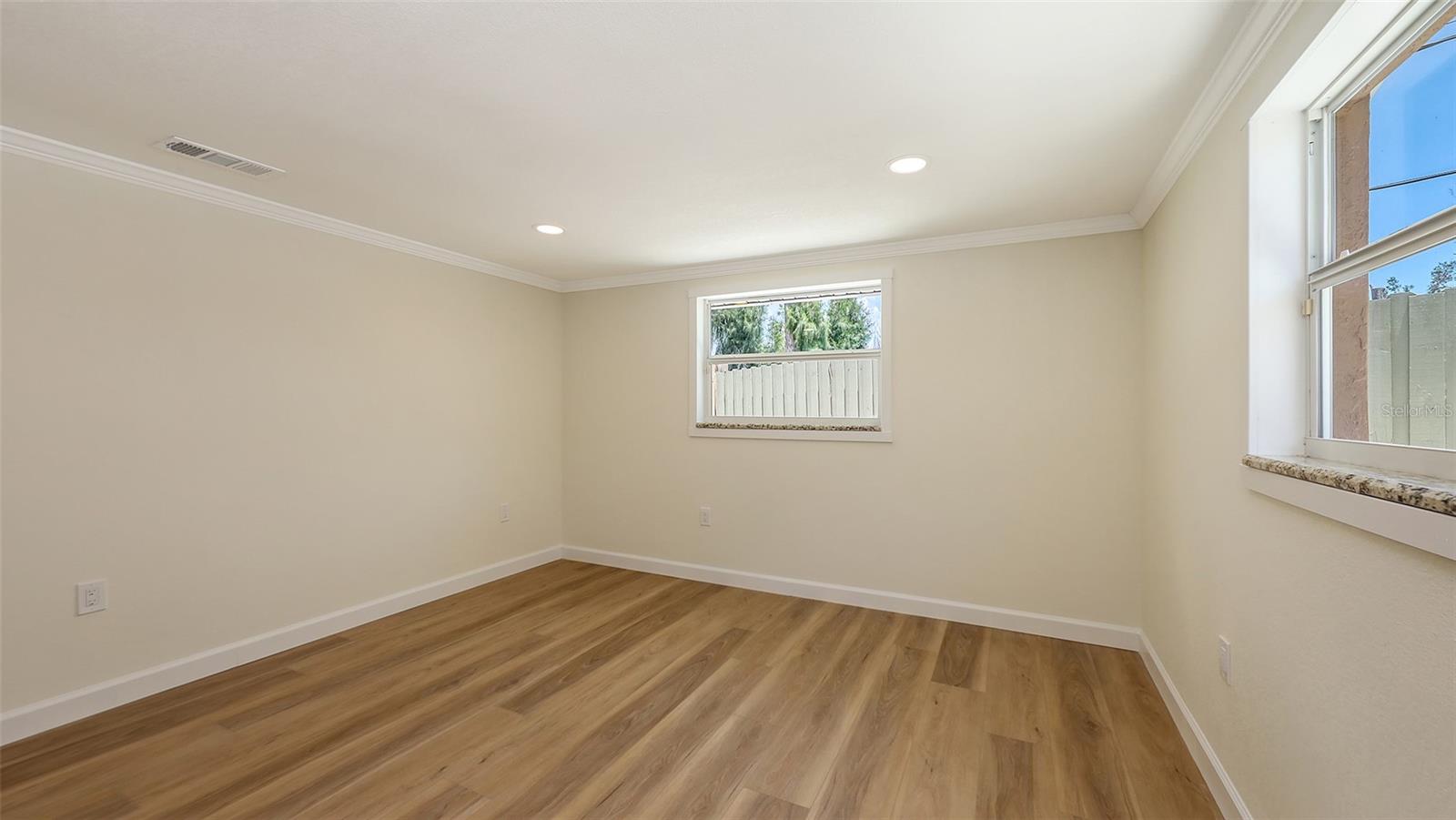 ACREAGE & UNREC - Residential Lease