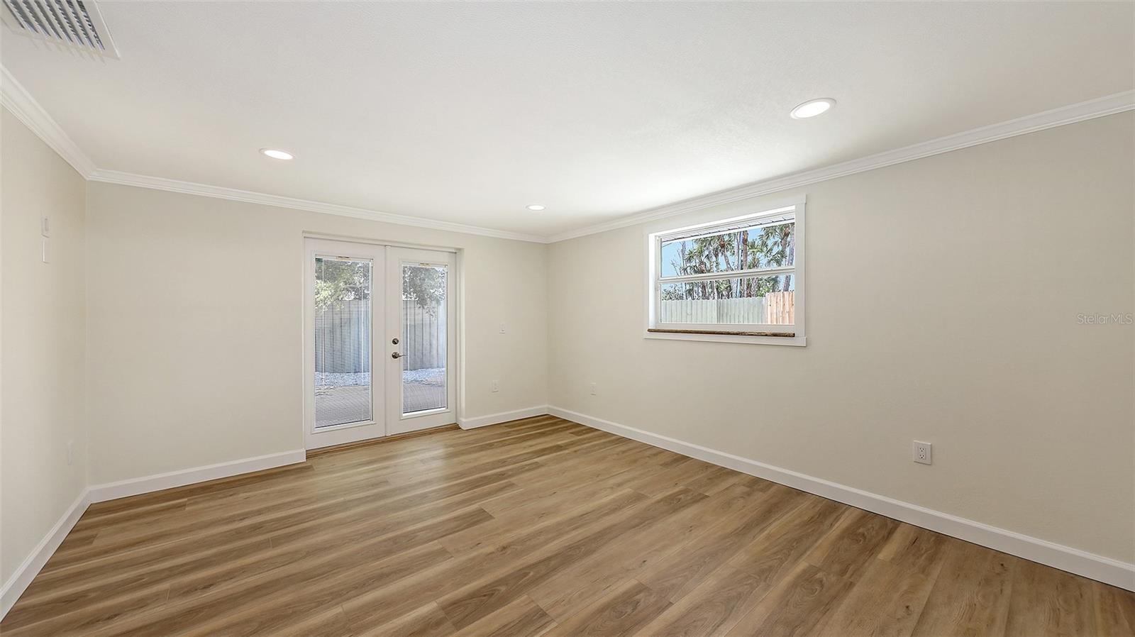 ACREAGE & UNREC - Residential Lease