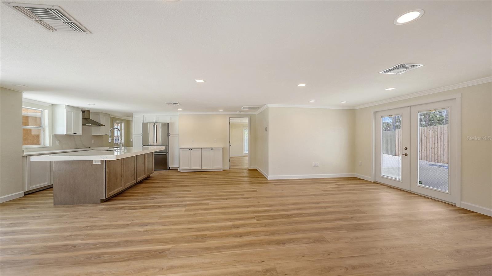 ACREAGE & UNREC - Residential Lease