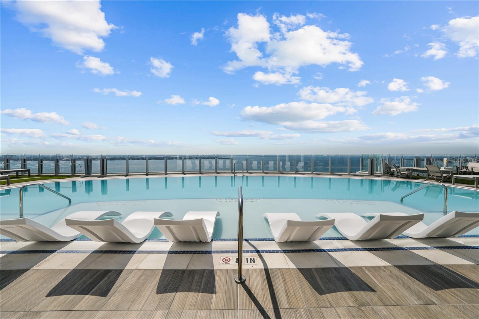 ALTURA BAYSHORE - Residential