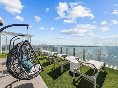 ALTURA BAYSHORE - Residential