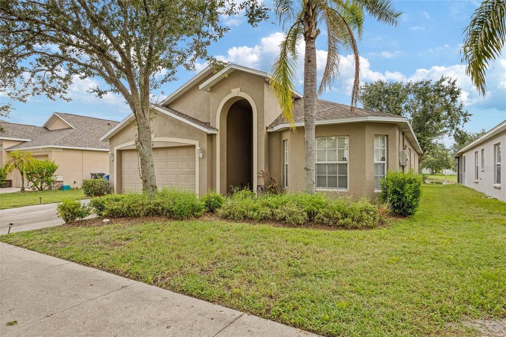 Photo of 208 Smokey Hill Avenue, Ruskin, FL 33570 (MLS # TB8424909)
