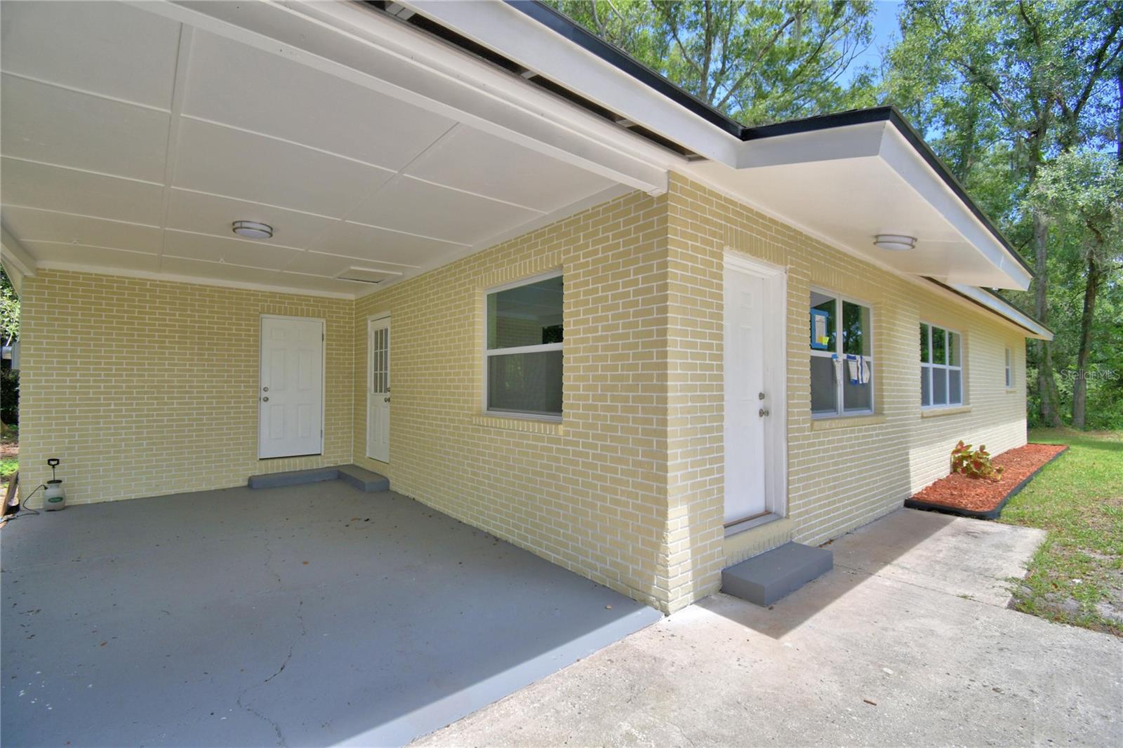 902 PALMER ROAD