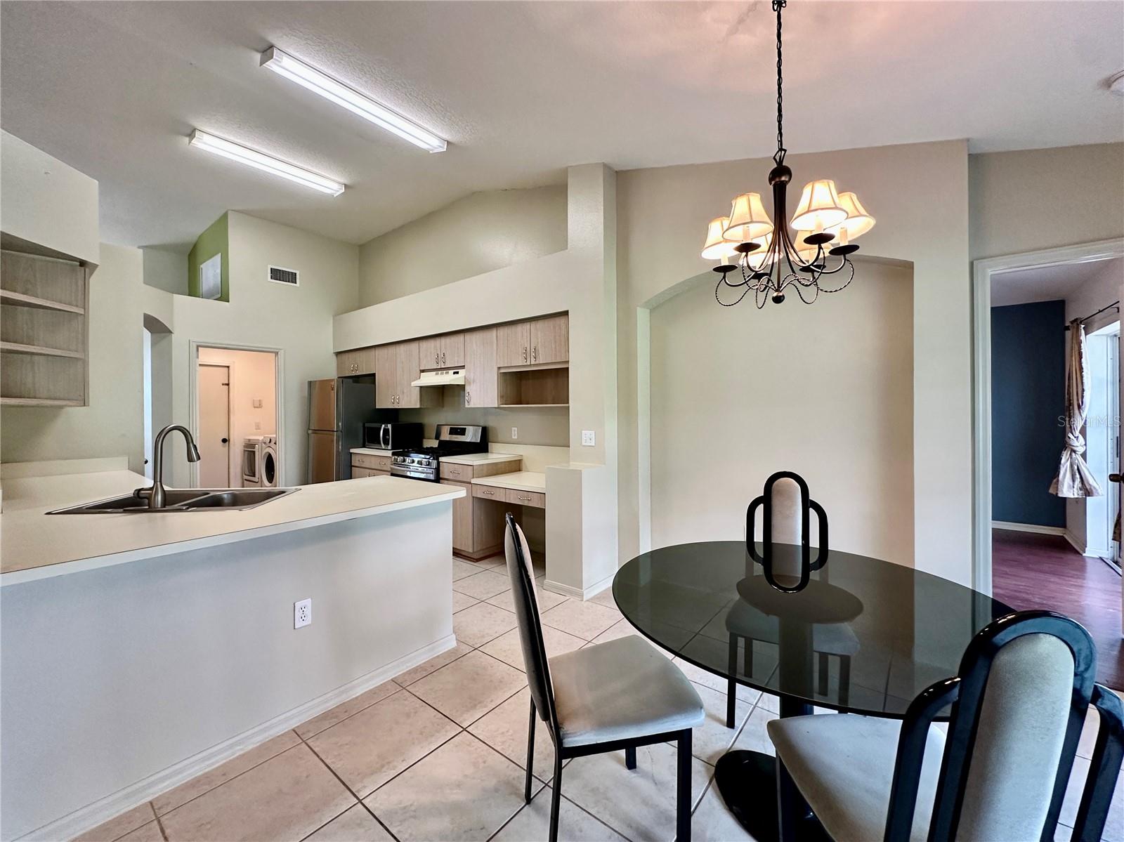 MEADOW POINTE PRCL 05 UNIT 04A - Residential Lease