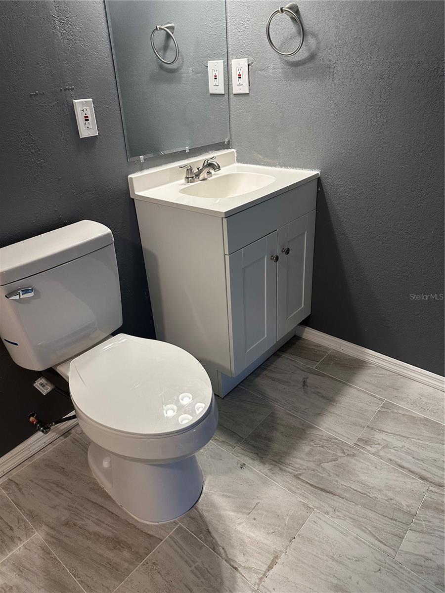 AVON PARK LAKES - Residential