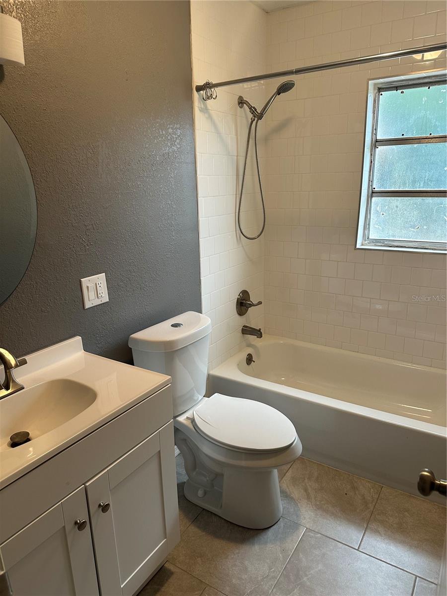 AVON PARK LAKES - Residential