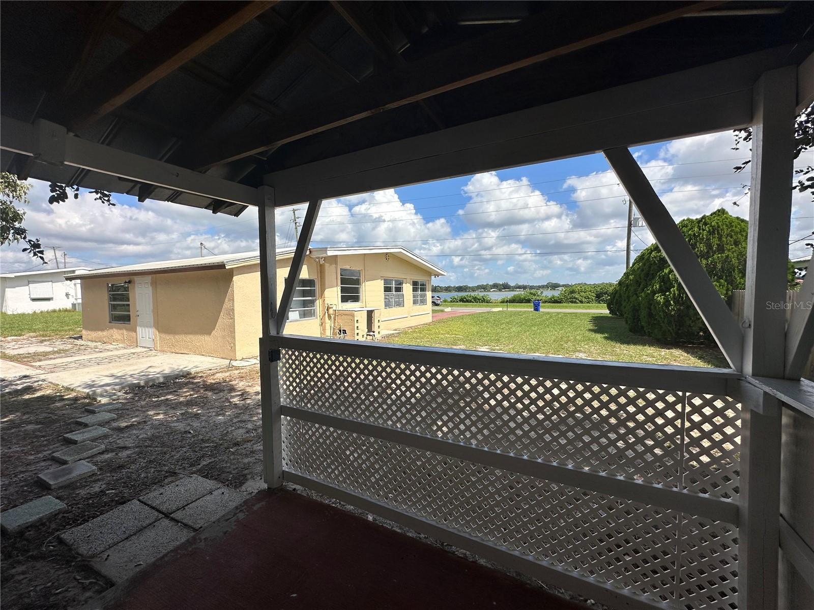 AVON PARK LAKES - Residential