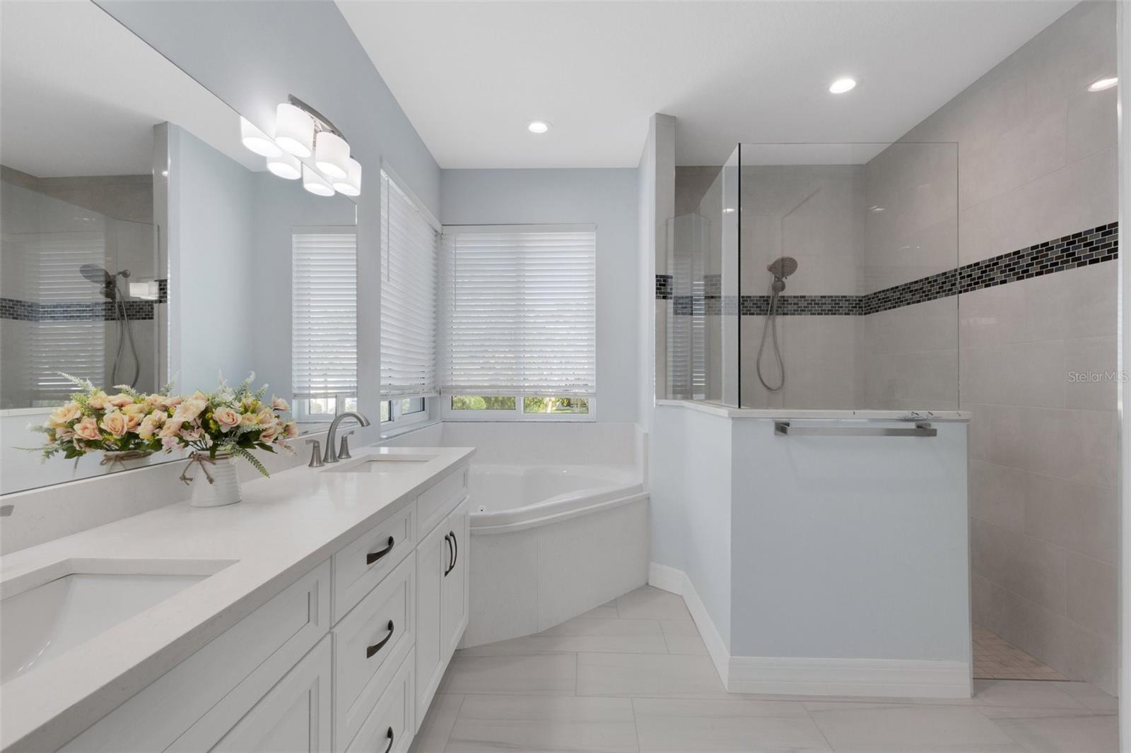 LAUREL LANDINGS ESTATES - Residential