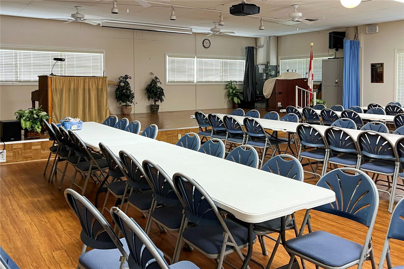 LEISURE LAKE MOBILE HOME PARK CO-OP - Residential