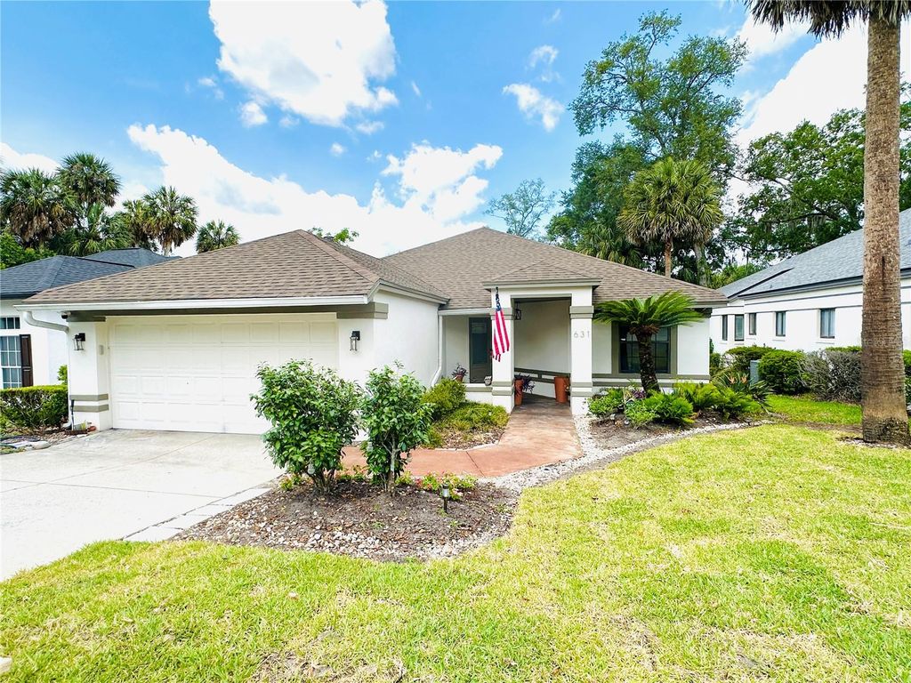 Photo of 631 Sand Lake Court, Mount Dora, FL 32757 (MLS # G5111931)