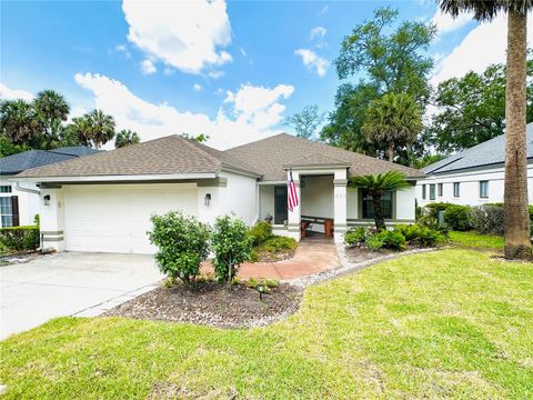 Photo of 631 Sand Lake Court, Mount Dora, FL 32757 (MLS # G5111931)