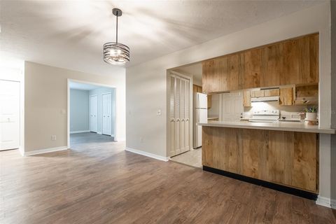 Tiny photo for 1720 NE 38 Avenue, Ocala, FL 34470 (MLS # OM721767)