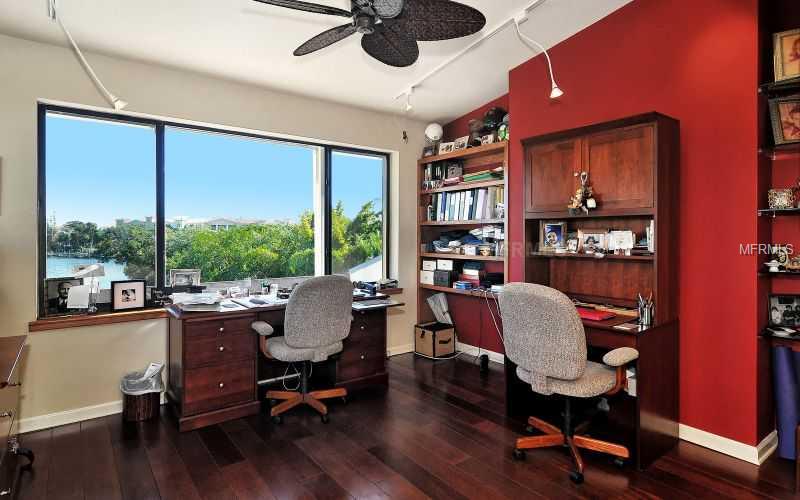 SLEEPY LAGOON - Residential