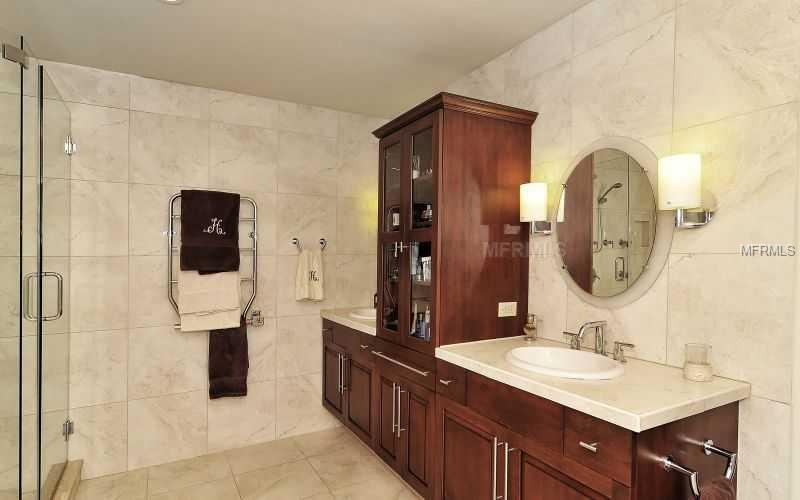 SLEEPY LAGOON - Residential