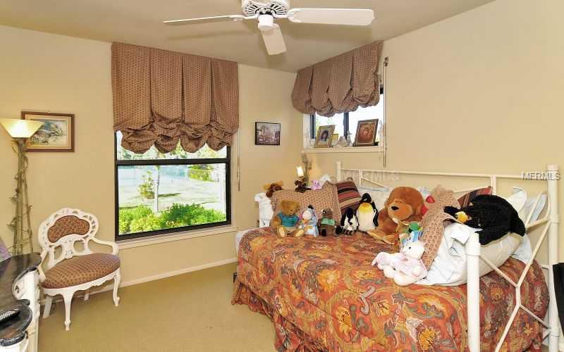 SLEEPY LAGOON - Residential