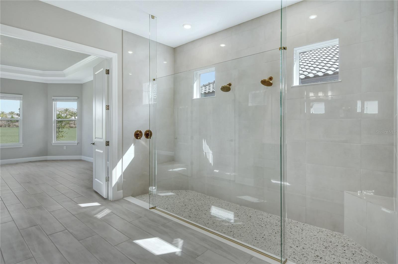 AZARIO ESPLANADE - Residential Lease