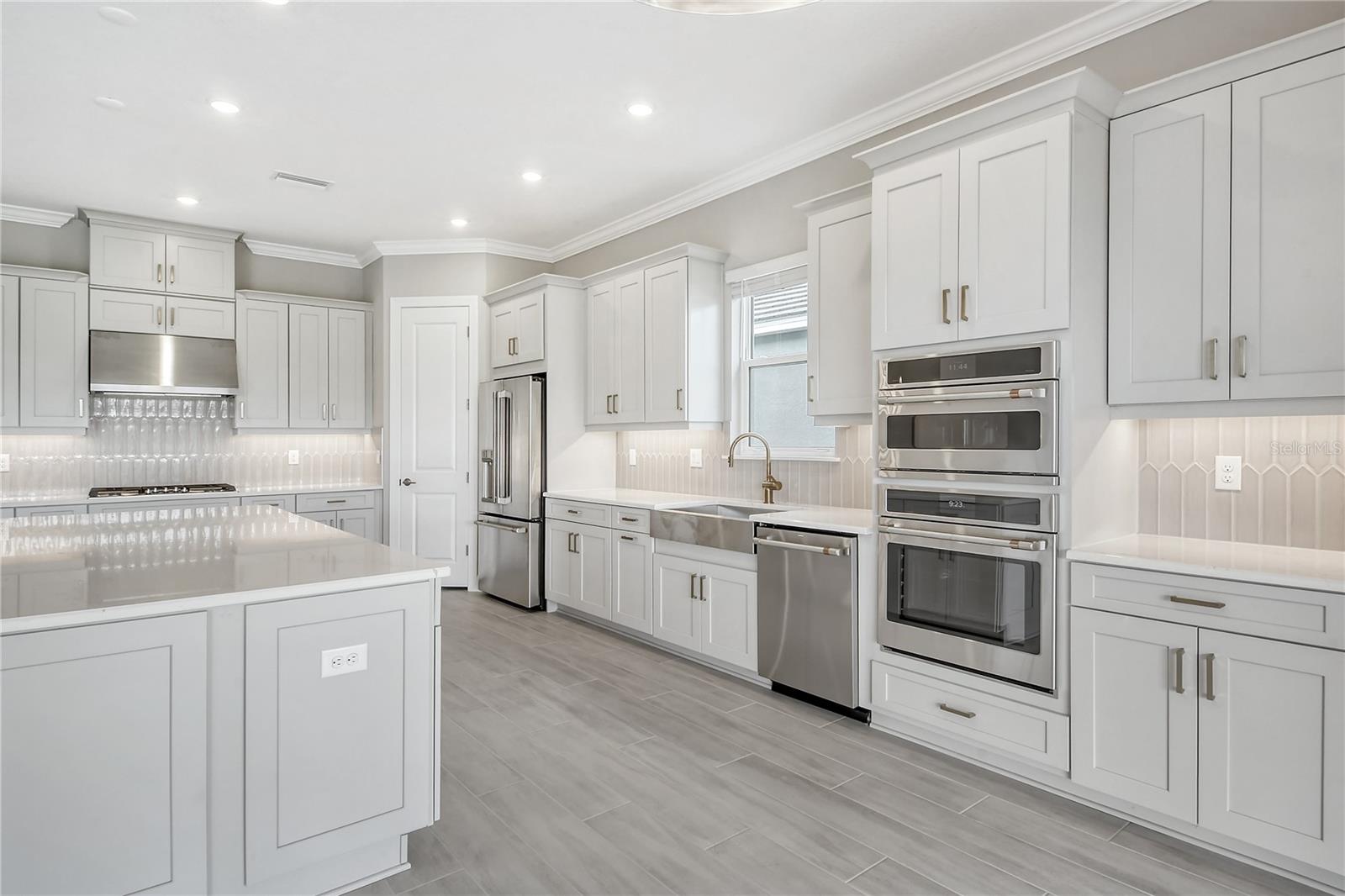 AZARIO ESPLANADE - Residential Lease