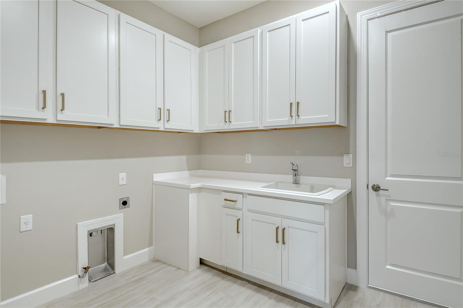 AZARIO ESPLANADE - Residential Lease