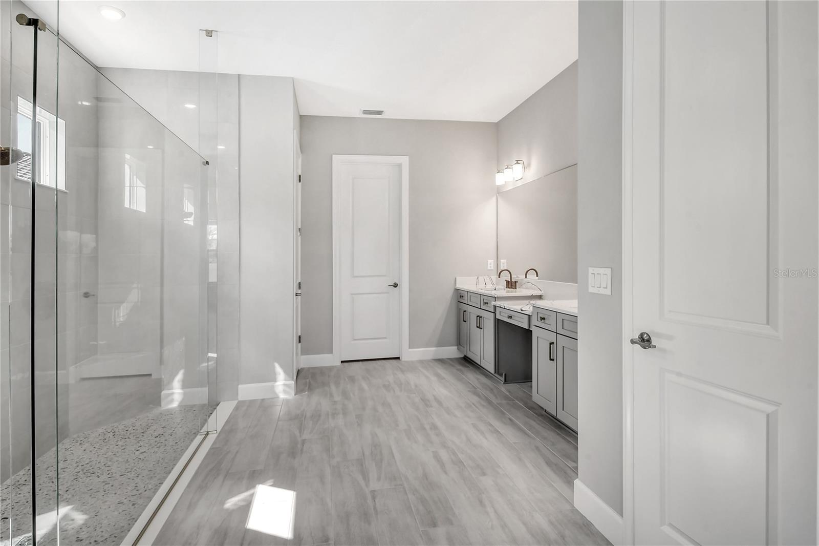 AZARIO ESPLANADE - Residential Lease