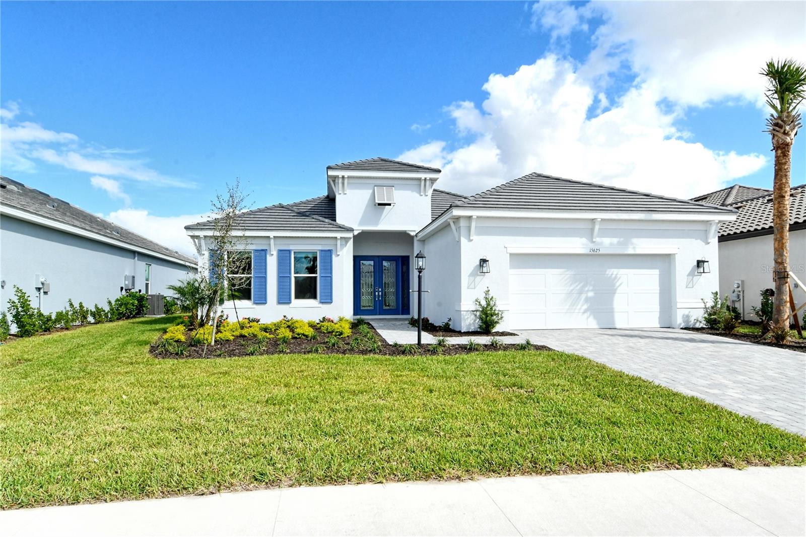 AZARIO ESPLANADE - Residential Lease