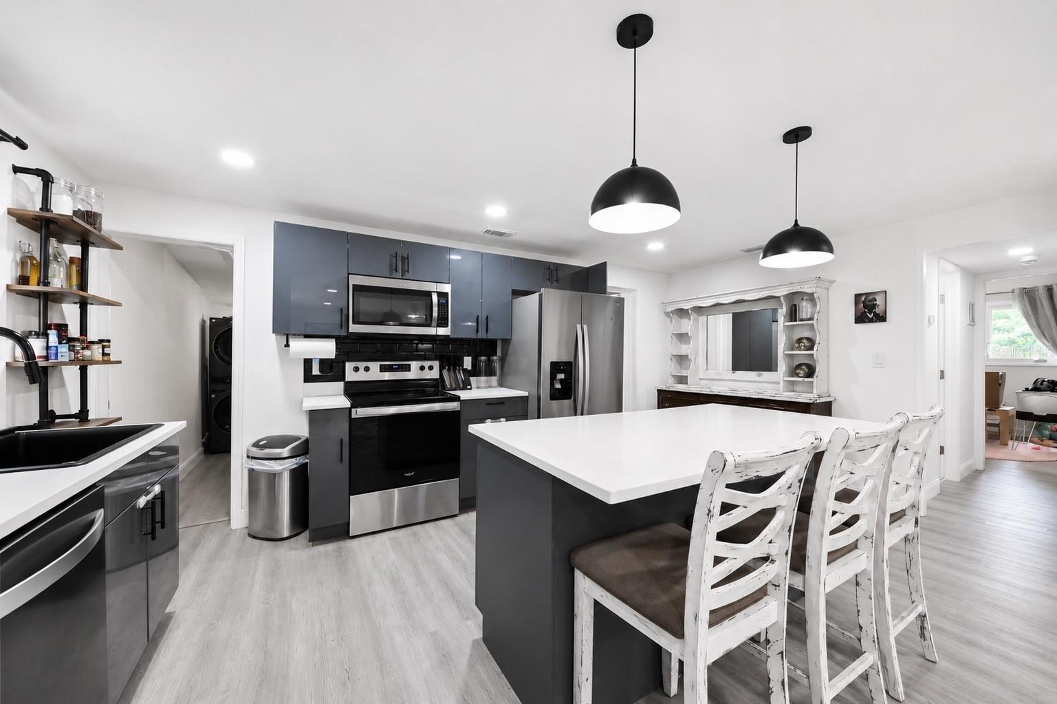 BAY BREEZE - Residential