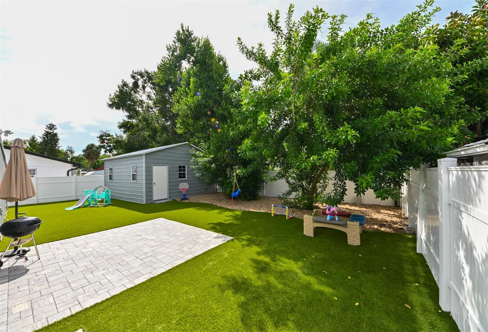 BAY BREEZE - Residential