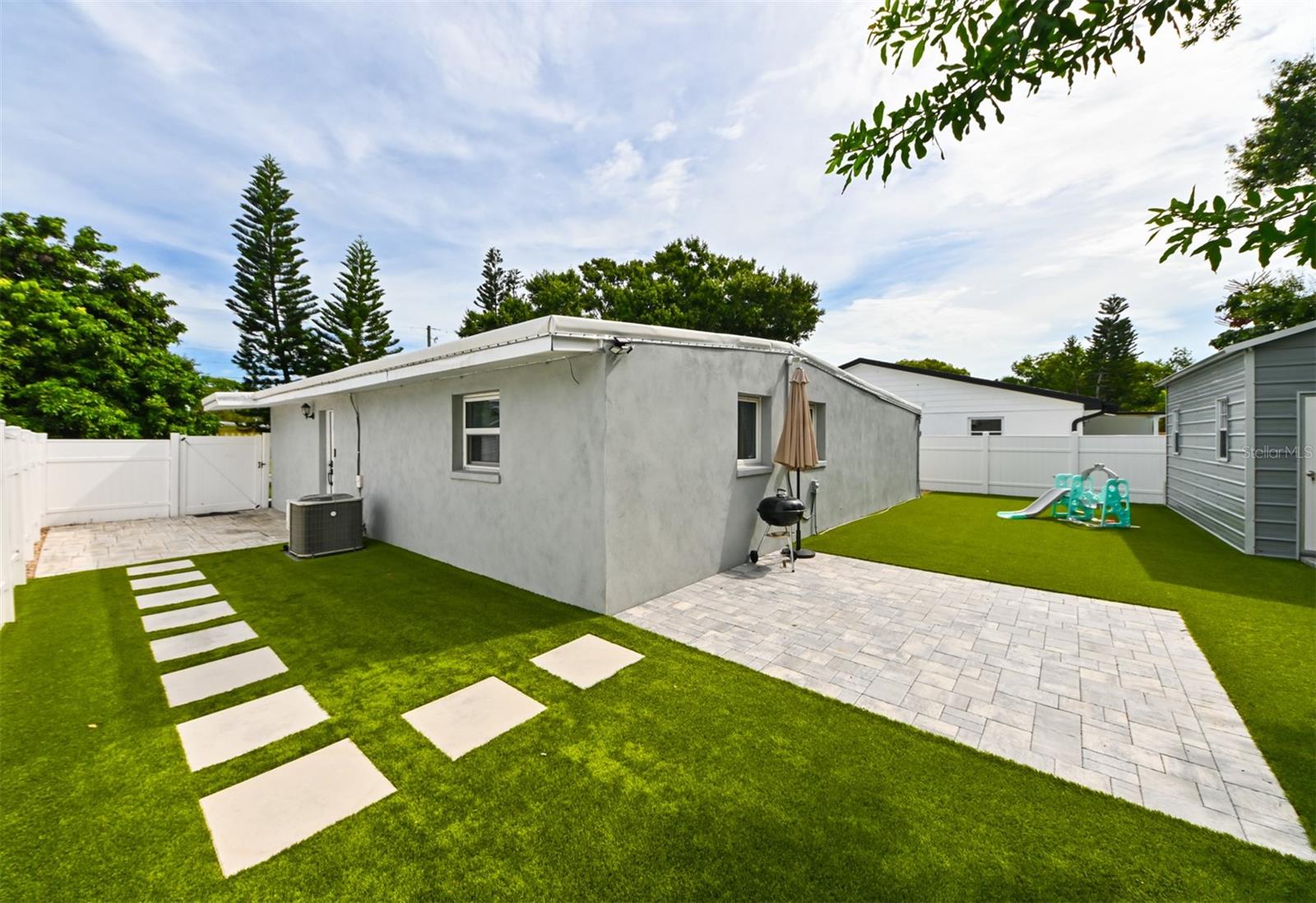 BAY BREEZE - Residential