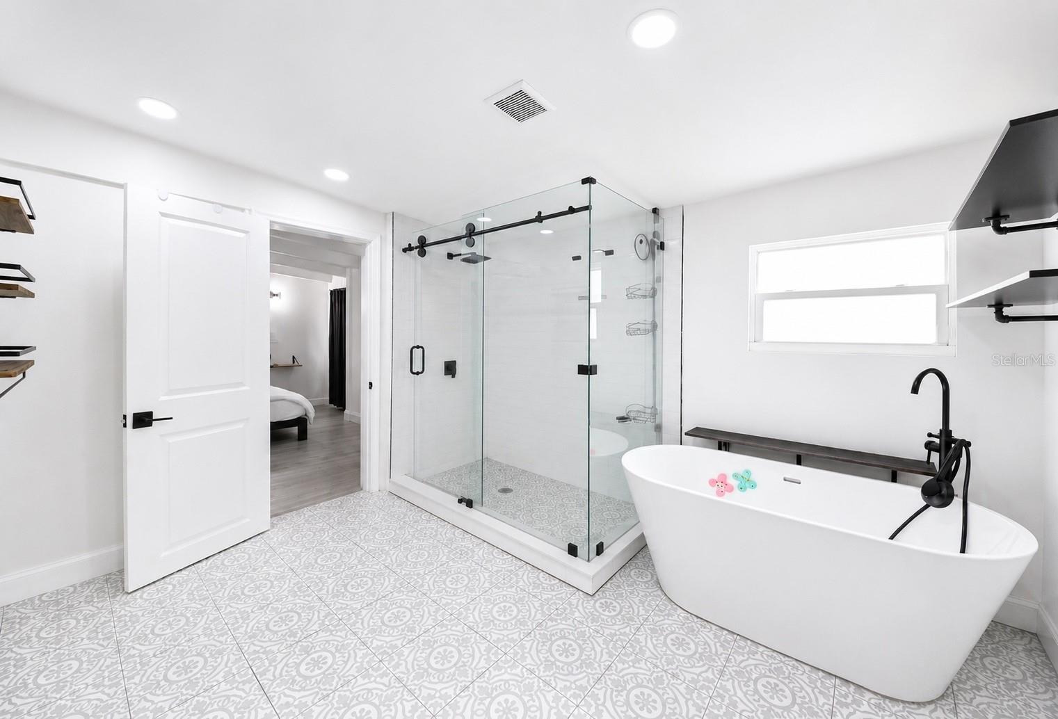 BAY BREEZE - Residential