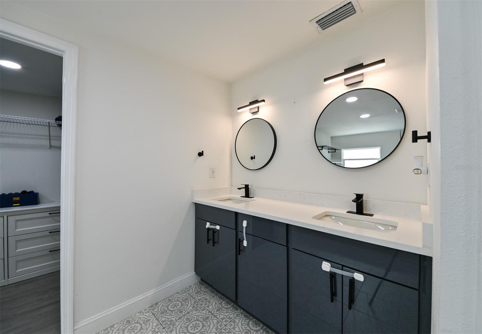 BAY BREEZE - Residential