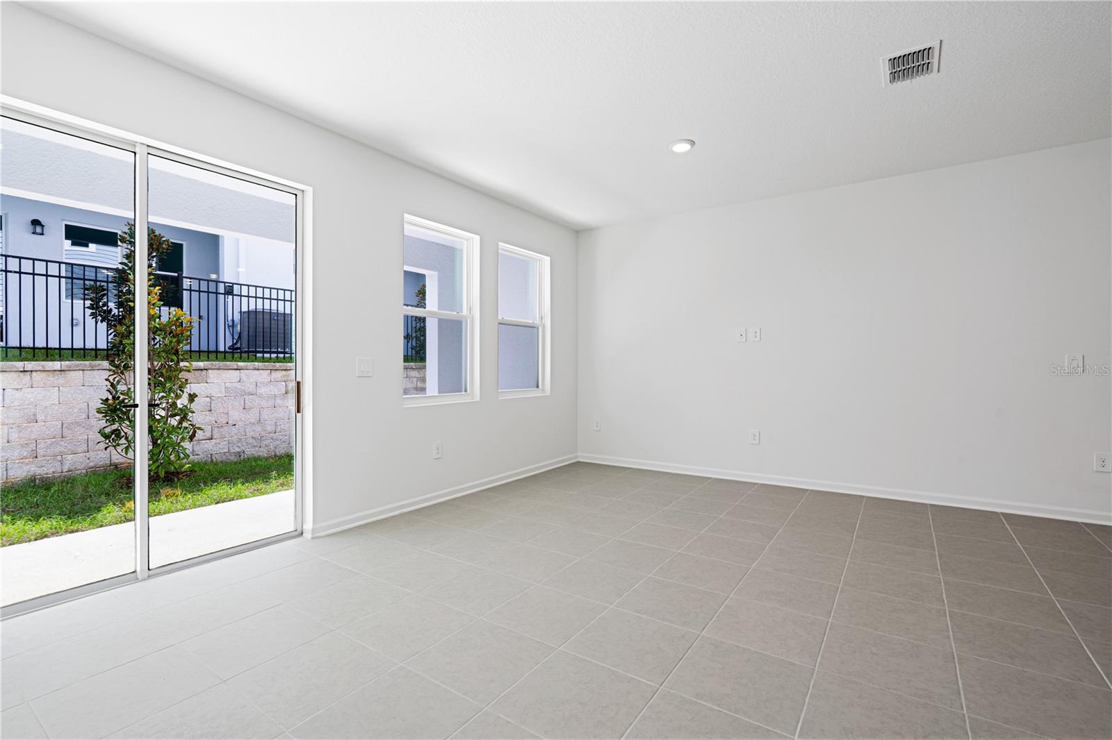 BRENTWOOD TH - Residential Lease