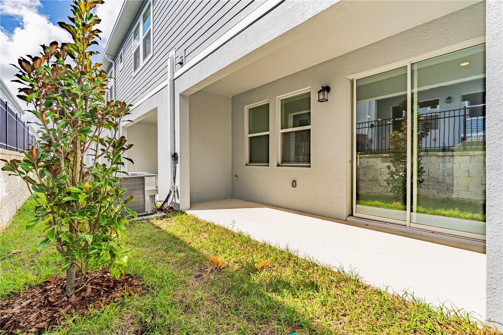 BRENTWOOD TH - Residential Lease