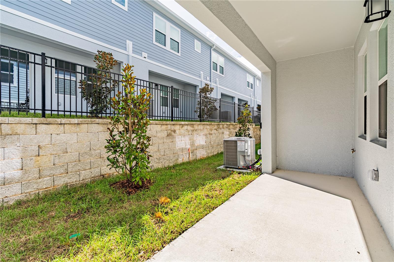 BRENTWOOD TH - Residential Lease