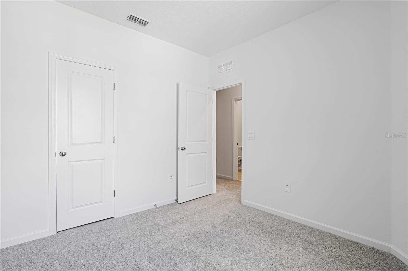 BRENTWOOD TH - Residential Lease