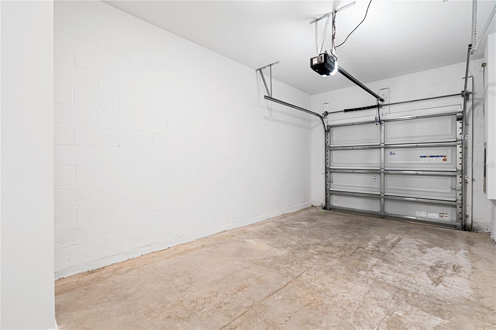 BRENTWOOD TH - Residential Lease