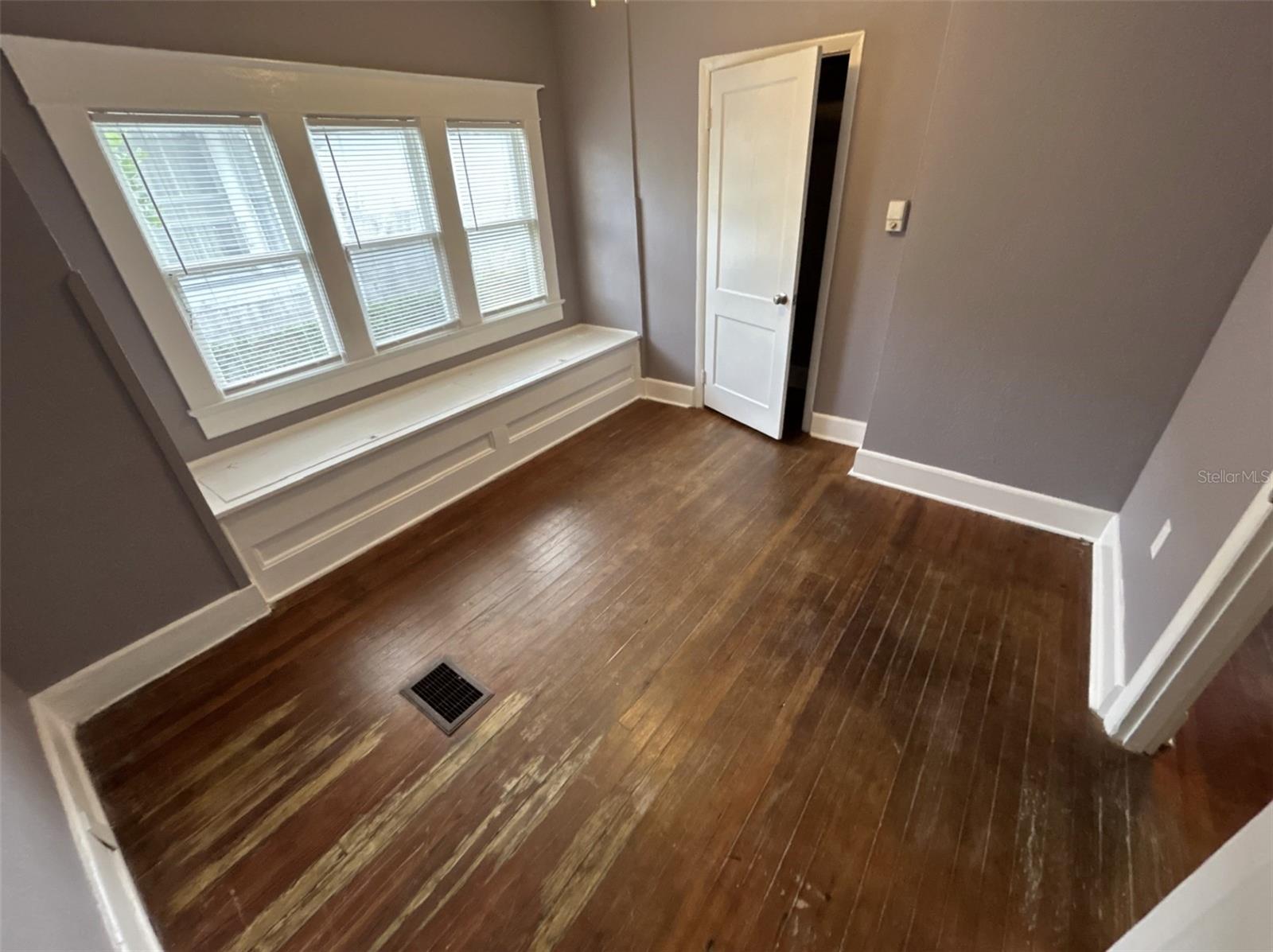 EAST PALMETTO - Residential Lease