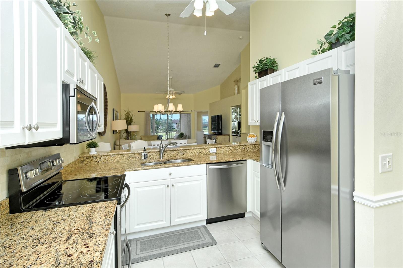 HERITAGE OAKS GOLF & COUNTRY CLUB - Residential
