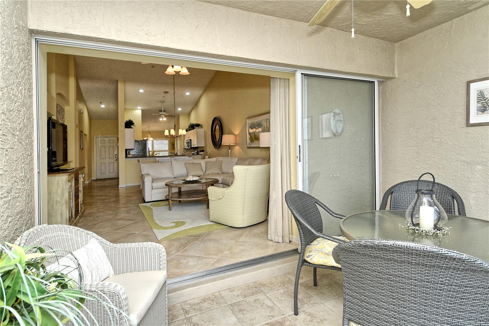HERITAGE OAKS GOLF & COUNTRY CLUB - Residential