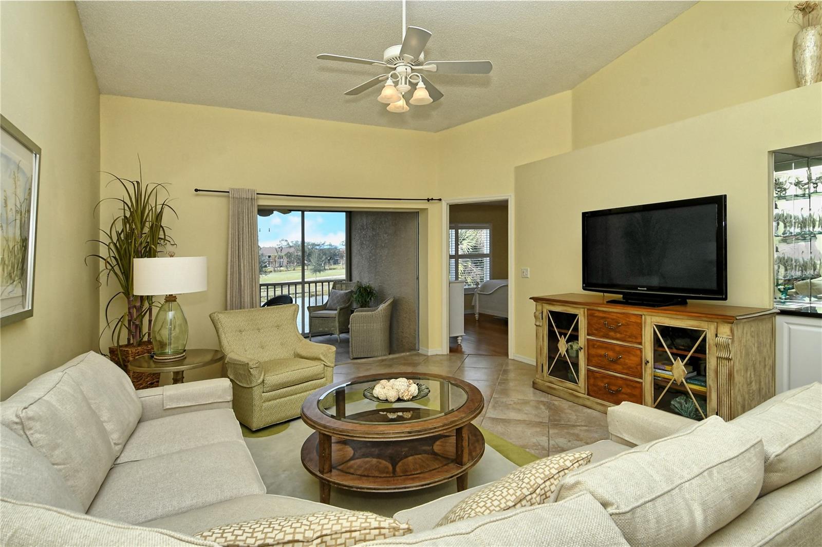 HERITAGE OAKS GOLF & COUNTRY CLUB - Residential