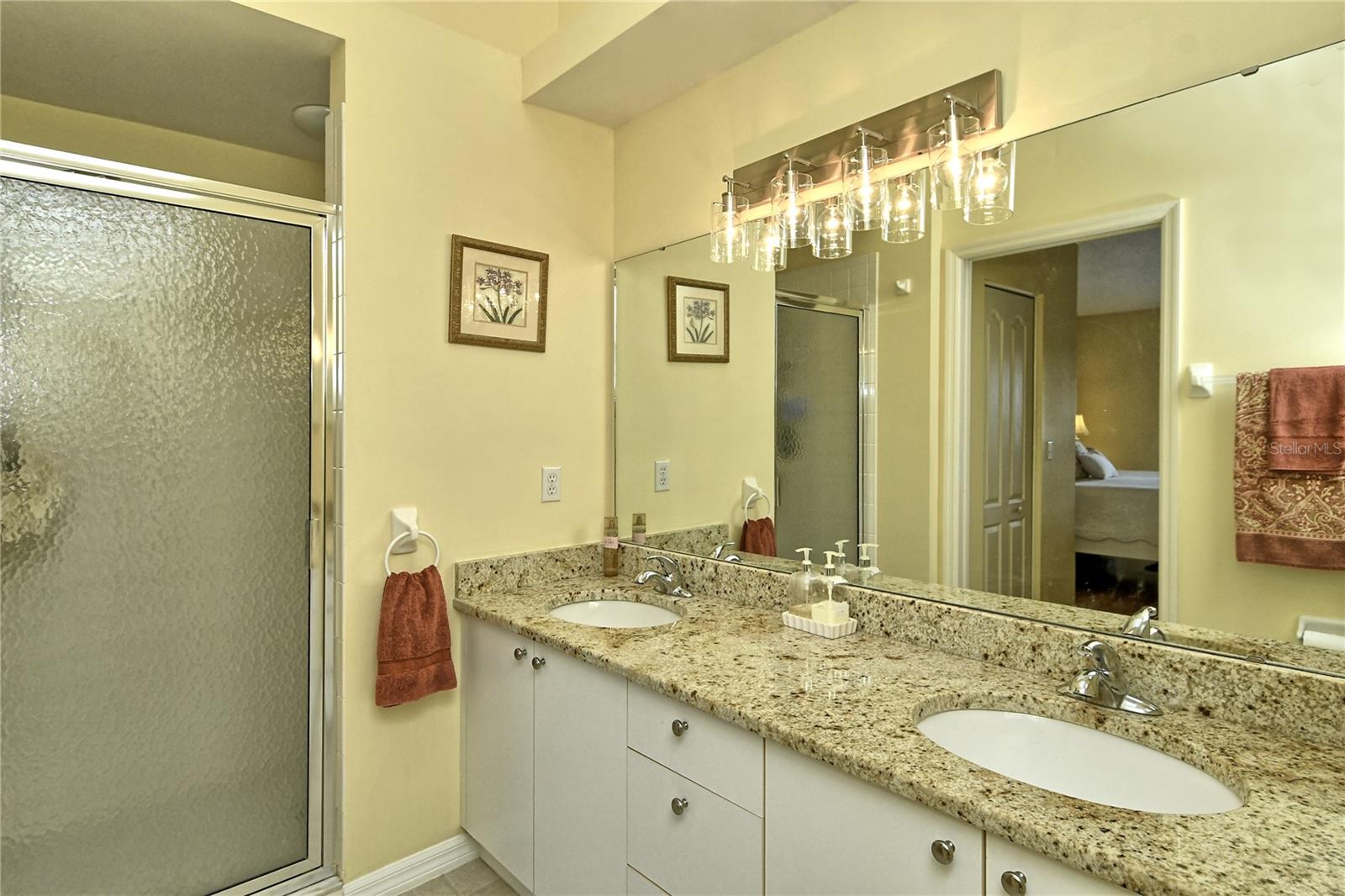 HERITAGE OAKS GOLF & COUNTRY CLUB - Residential